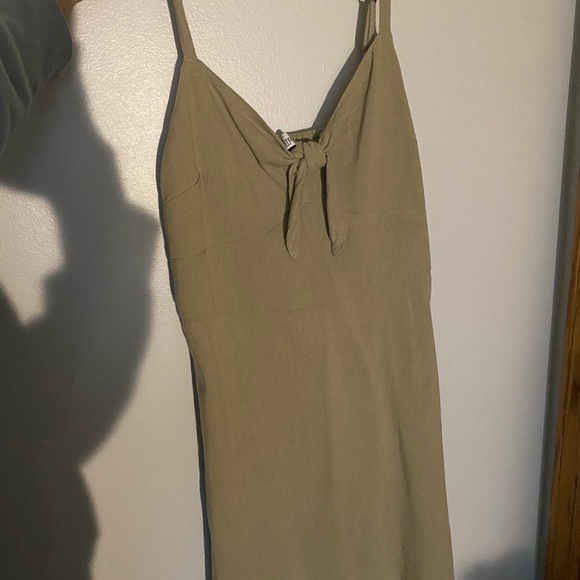 Dress - Picture 2 of 4